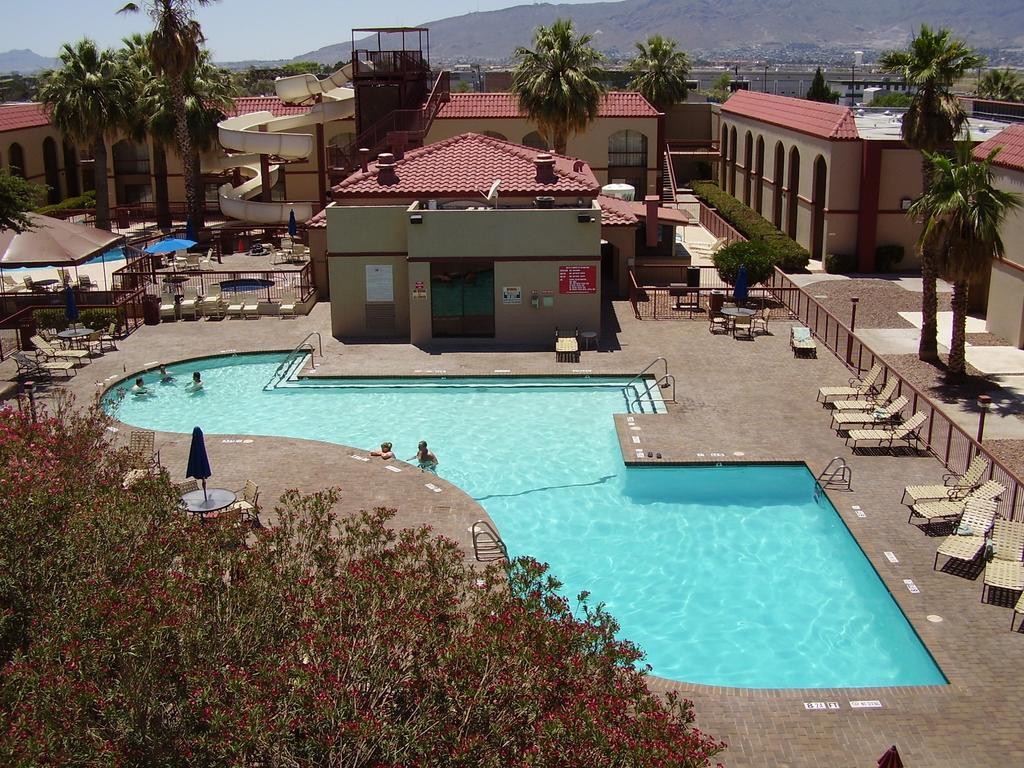 Wyndham El Paso Airport And Water Park Hotel Exterior foto